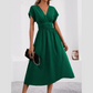 👗✨ Elegant V-ringad midjeformad klänning