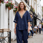 Κομψό Σετ Τοπ με V-Λαιμόκοψη & Φαρδιά Παντελόνια
